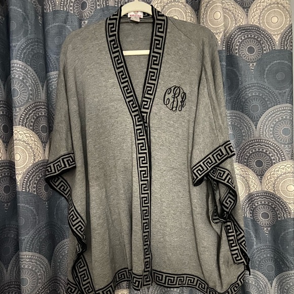 Monogrammed Cape - “CBR” (initials CRB) worn once. - Picture 1 of 2